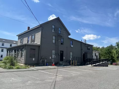 Exterior - 826 Broadway, Raynham, MA 02767 photo 2 of 6