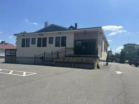 Exterior - 826 Broadway, Raynham, MA 02767 photo 5 of 6