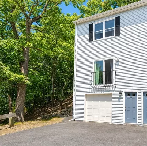 25 Gediminas St #25, Worcester, MA 01610
