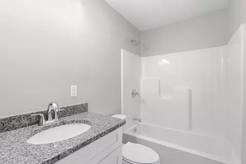 Bath - 71 Pine St #A, Warren, MA 01083 photo 1 of 2