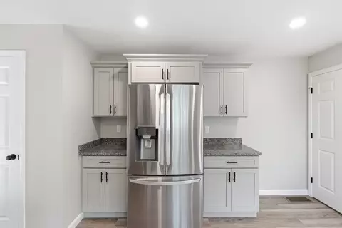 Entry Way - 71 Pine St #A, Warren, MA 01083 photo 2 of 2