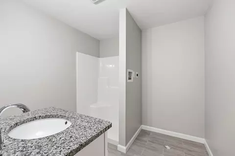 Bath - 71 Pine St #A, Warren, MA 01083 photo 2 of 2