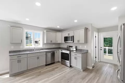 Entry Way - 71 Pine St #A, Warren, MA 01083 photo 1 of 2
