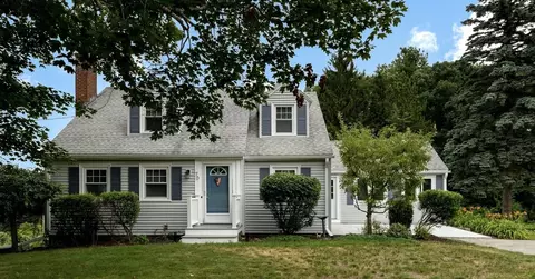 70 Sherwood Hill Dr, Holden, MA 01520