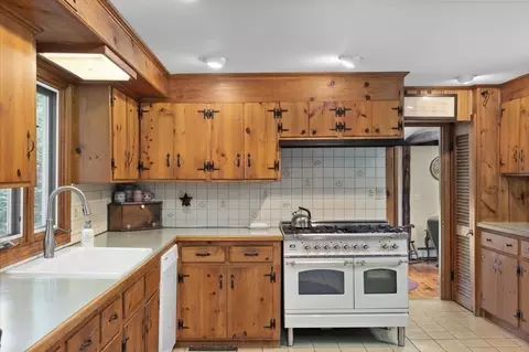 Kitchen - 28 Spring St, Hanson, MA 02341 photo 3 of 3