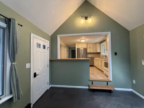 Entry Way - 7 Wayne Dr, Foxboro, MA 02035 photo 2 of 4
