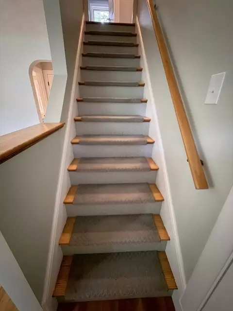 Entry Way - 7 Wayne Dr, Foxboro, MA 02035 photo 3 of 4
