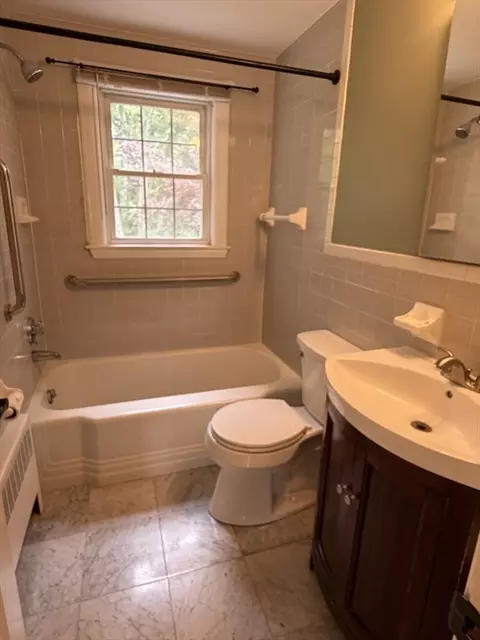 Bath - 7 Wayne Dr, Foxboro, MA 02035 photo 1 of 2