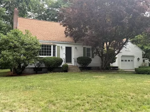 7 Wayne Dr, Foxboro, MA 02035