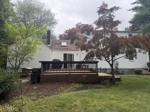 Exterior - 7 Wayne Dr, Foxboro, MA 02035 photo 9 of 14