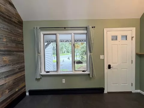 Entry Way - 7 Wayne Dr, Foxboro, MA 02035 photo 1 of 4