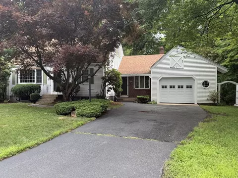 Exterior - 7 Wayne Dr, Foxboro, MA 02035 photo 2 of 14