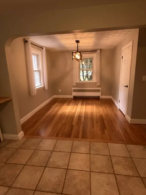 Dining - 7 Wayne Dr, Foxboro, MA 02035 photo 1 of 1