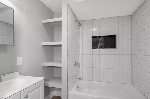 Bath - 50-52 Willow St, Lowell, MA 01852 photo 1 of 2