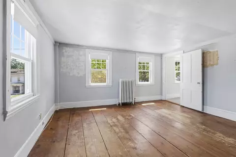Bedroom - 39 Main St, Saugus, MA 01906 photo 6 of 8