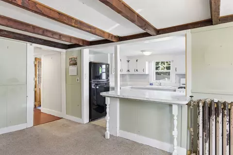 Entry Way - 39 Main St, Saugus, MA 01906 photo 3 of 4