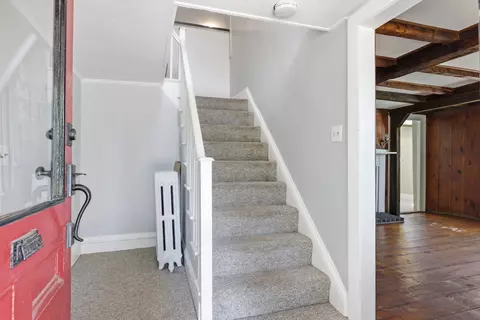 Entry Way - 39 Main St, Saugus, MA 01906 photo 1 of 4