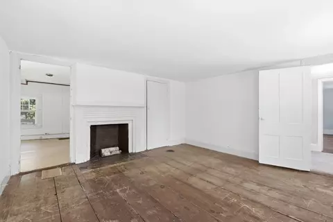 Bedroom - 39 Main St, Saugus, MA 01906 photo 3 of 8