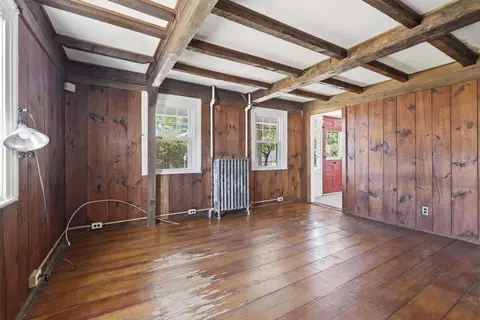 Living - 39 Main St, Saugus, MA 01906 photo 2 of 6