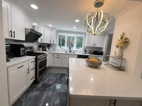 325 Merriam St, Weston, MA 02493