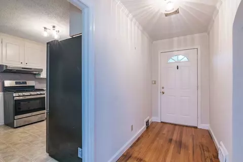 97 Overlook Dr, Springfield, MA 01118 photo 10