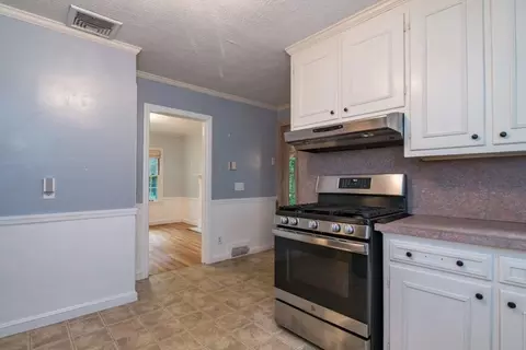 97 Overlook Dr, Springfield, MA 01118 photo 9