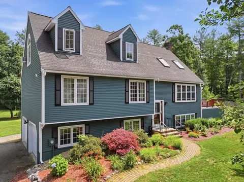24 Piccadilly Cir, Jefferson, MA 01522
