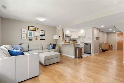 376 Commercial St #2B, Boston, MA 02109