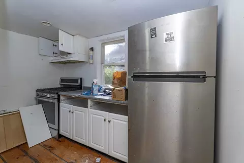 Kitchen - 6 Spring St, Amesbury, MA 01913 photo 6 of 6