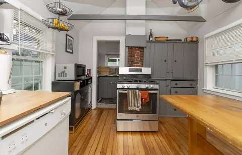 Kitchen - 6 Spring St, Amesbury, MA 01913 photo 4 of 6