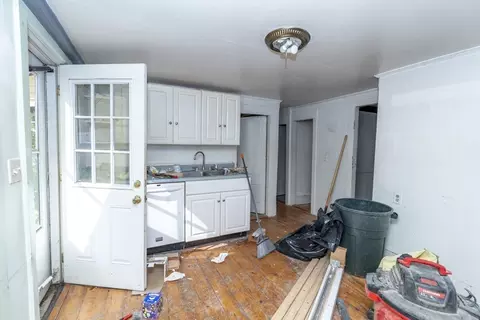 Entry Way - 6 Spring St, Amesbury, MA 01913 photo 1 of 1
