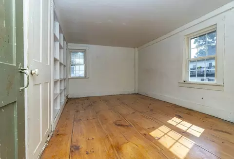 Bedroom - 6 Spring St, Amesbury, MA 01913 photo 5 of 7