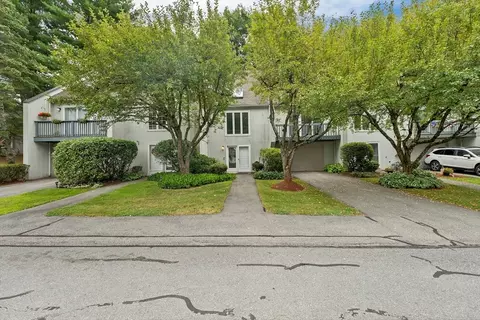 30 Woodland Park Dr #30, Haverhill, MA 01830
