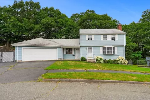 64 Spring View Dr, Lynn, MA 01904