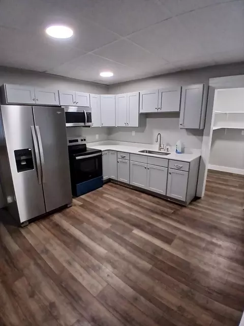 45-47 Johnson St, Springfield, MA 01108 photo 3