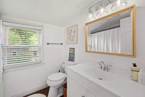 Bath - 115 Morningside Path, Weymouth, MA 02189 photo 2 of 3