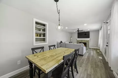 Dining - 140 Everett St, Easthampton, MA 01027 photo 1 of 3