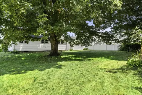 Exterior - 140 Everett St, Easthampton, MA 01027 photo 2 of 4