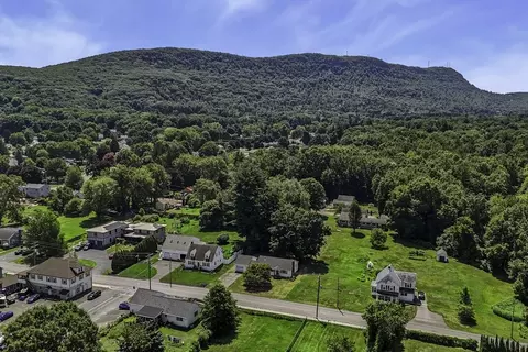 View/Area - 140 Everett St, Easthampton, MA 01027 photo 4 of 5