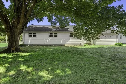 Exterior - 140 Everett St, Easthampton, MA 01027 photo 4 of 4