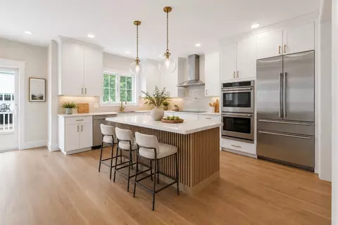 54 Hawthorn Ave, Needham, MA 02492 photo 2