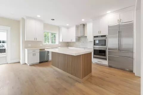 54 Hawthorn Ave, Needham, MA 02492 photo 3