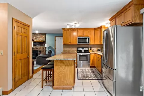 8 Peter Cooper Dr, Wareham, MA 02571 photo 10