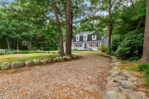 8 Peter Cooper Dr, Wareham, MA 02571 photo 4