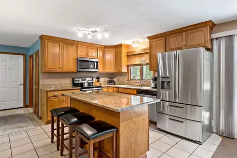 8 Peter Cooper Dr, Wareham, MA 02571 photo 9