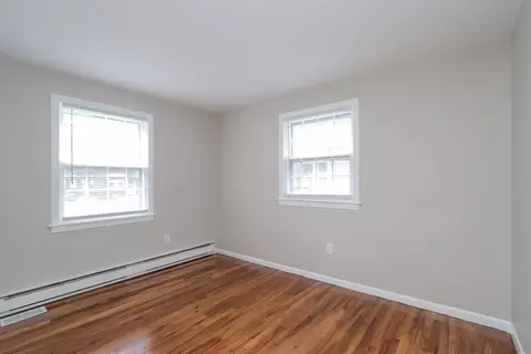 Bedroom - 83 Newhall St, Springfield, MA 01109 photo 2 of 9