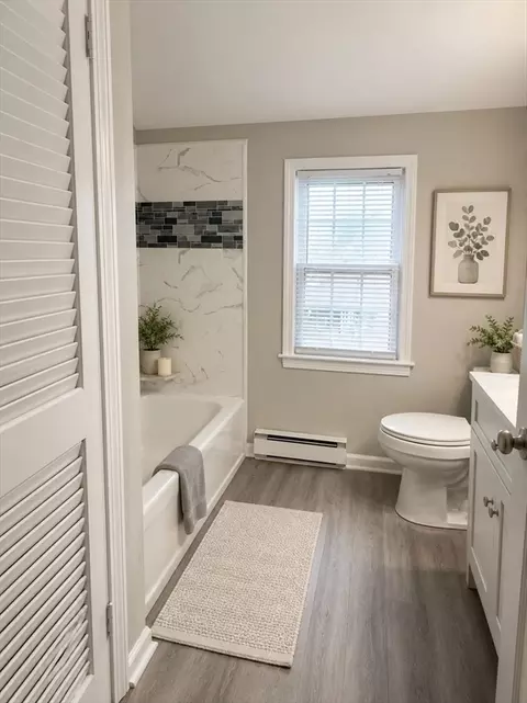 Bath - 83 Newhall St, Springfield, MA 01109 photo 3 of 4