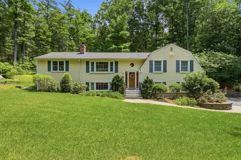 87 Depot St, Westford, MA 01886