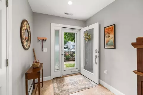 Entry Way - 65 E Main St #3, Gloucester, MA 01930 photo 1 of 4