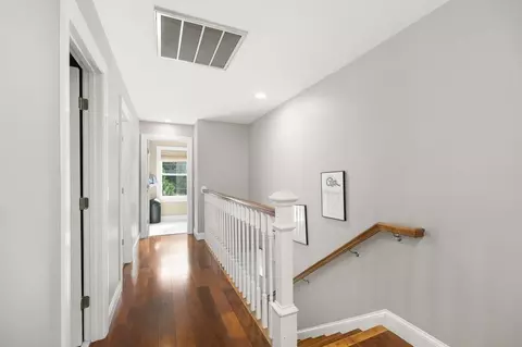 Entry Way - 65 E Main St #3, Gloucester, MA 01930 photo 4 of 4
